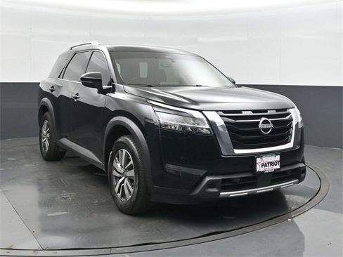 Used 2023 Nissan Pathfinder SL image 10