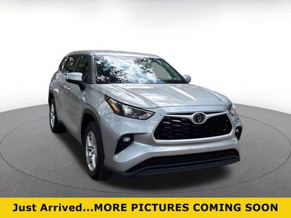 Used 2025 Toyota Highlander LE