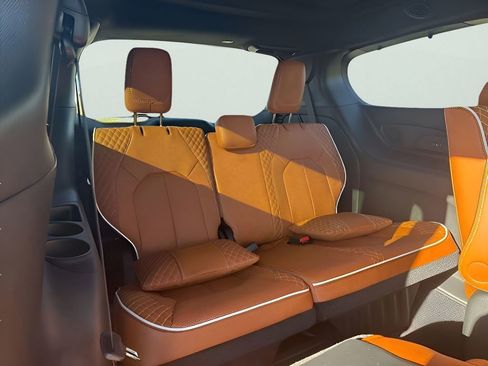 New 2026 Chrysler Pacifica Pinnacle image 41