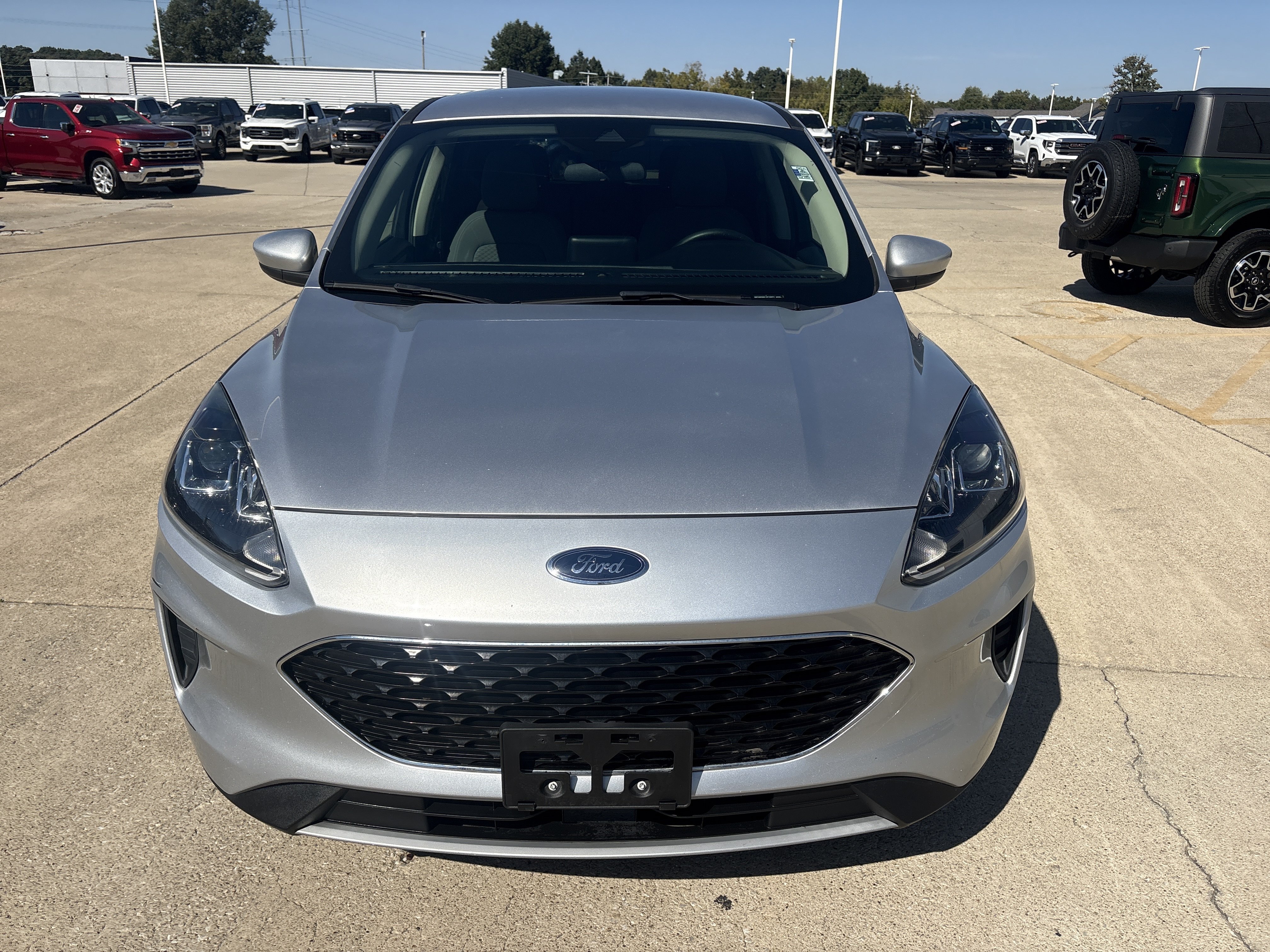 Used 2020 Ford Escape SE FWD image 2