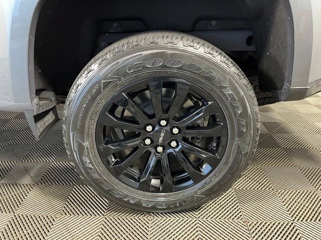 Used 2022 GMC Canyon Elevation AWD/4WD image 9