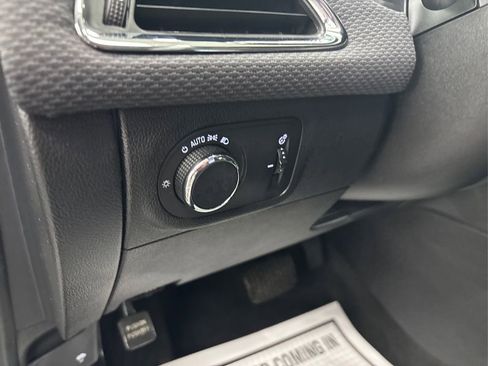 Used 2017 Chevrolet Cruze LT w/ Convenience Package FWD image 34