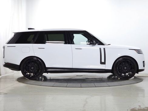 Certified 2025 Land Rover Range Rover Long Wheelbase SE AWD/4WD image 10