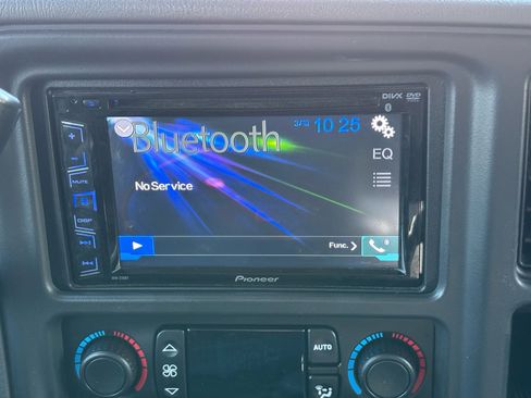 Used 2003 Chevrolet Silverado 2500 LS w/ Skid Plate Package image 16