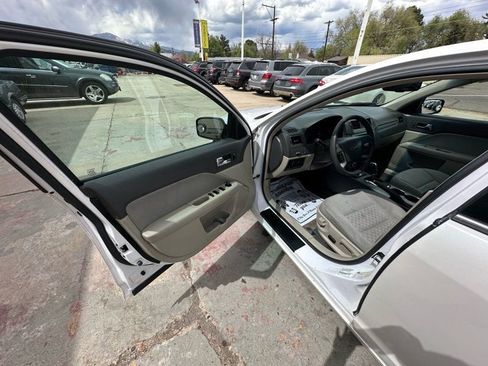 Used 2010 Ford Fusion SE FWD image 9