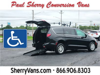 Used 2026 Chrysler Pacifica Select