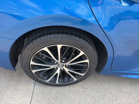 Used 2019 Toyota Camry SE FWD image 33