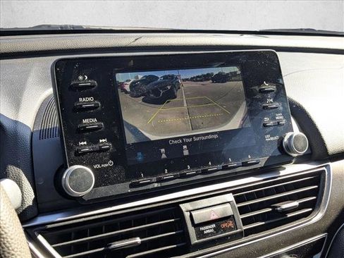 Used 2019 Honda Accord LX image 12