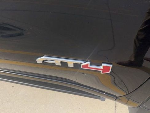 Used 2024 GMC Sierra 1500 AT4 w/ Technology Package image 6