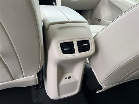 Certified 2021 Buick Envision Essence w/ Technology Package I image 21