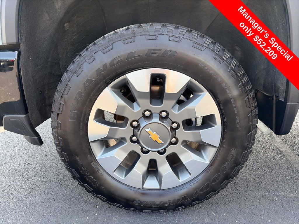 Used 2025 Chevrolet Silverado 2500 Custom w/ Custom Value Package AWD/4WD image 24