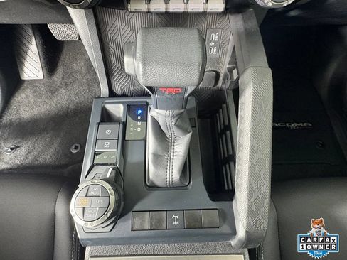Certified 2022 Toyota Tacoma SR AWD/4WD image 24