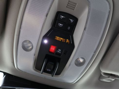 Used 2016 Volvo V60 T5 Cross Country Platinum image 40