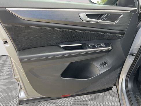 Used 2024 Volkswagen Atlas Cross Sport SE image 10