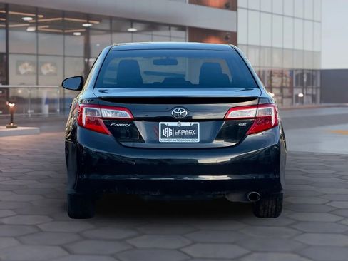 Used 2012 Toyota Camry SE image 2