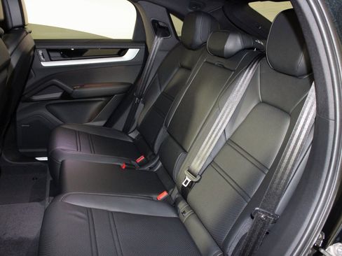 New 2026 Porsche Cayenne Coupe image 32