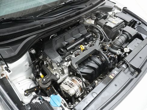 Used 2022 Hyundai Accent SE image 9