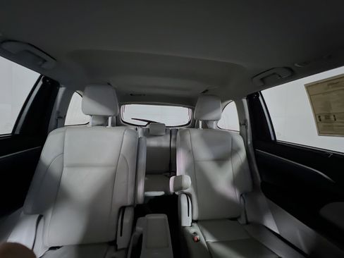 Used 2017 Toyota Highlander Limited image 33
