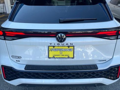 New 2026 Volkswagen Tiguan SE R-Line AWD/4WD image 7