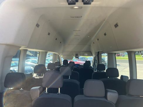 Used 2023 Ford Transit 350 XLT RWD image 16