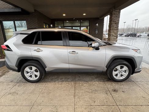 Used 2021 Toyota RAV4 XLE image 5