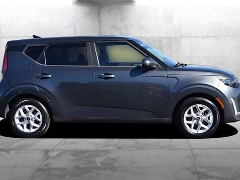 Used 2023 Kia Soul LX w/ Option Group 015 image 5