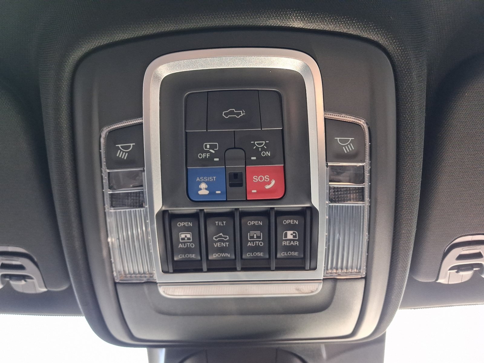 Used 2021 RAM 1500 Laramie w/ Sport Appearance Package AWD/4WD image 30