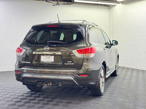 Used 2016 Nissan Pathfinder Platinum image 2