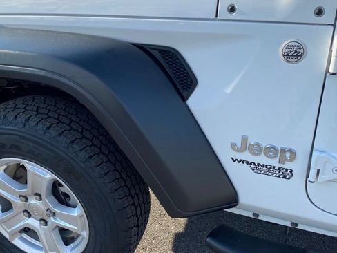 Used 2019 Jeep Wrangler Unlimited Sport S AWD/4WD image 23