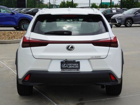 Certified 2025 Lexus UX 300h FWD w/ Accessory Package (Z2) image 7