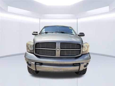 Used 2006 Dodge Ram 2500 Truck SLT AWD/4WD image 2
