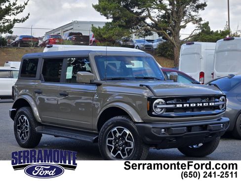 New 2026 Ford Bronco Outer Banks AWD/4WD image 1