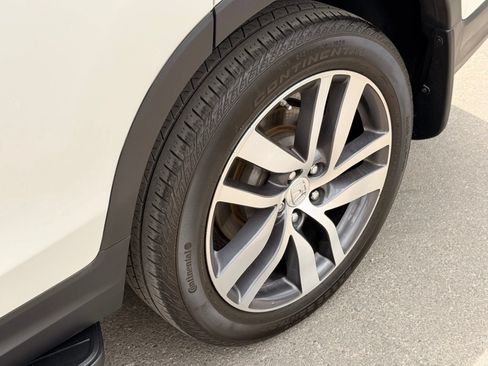 Used 2018 Honda Pilot Touring image 11