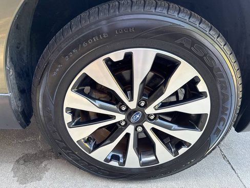 Used 2017 Subaru Outback 2.5i Limited AWD/4WD image 28