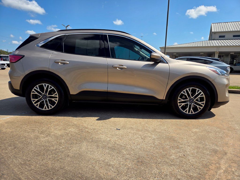 Certified 2020 Ford Escape SEL FWD image 4