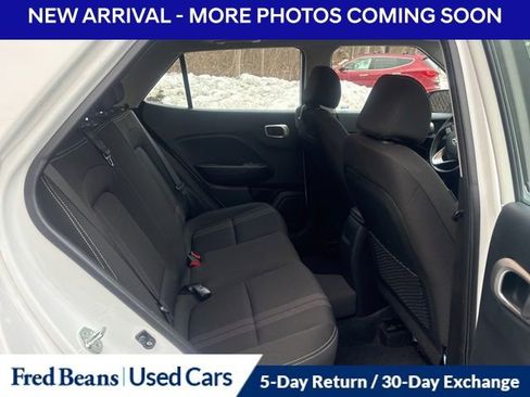 Used 2023 Hyundai Venue SEL w/ Cargo Package image 11