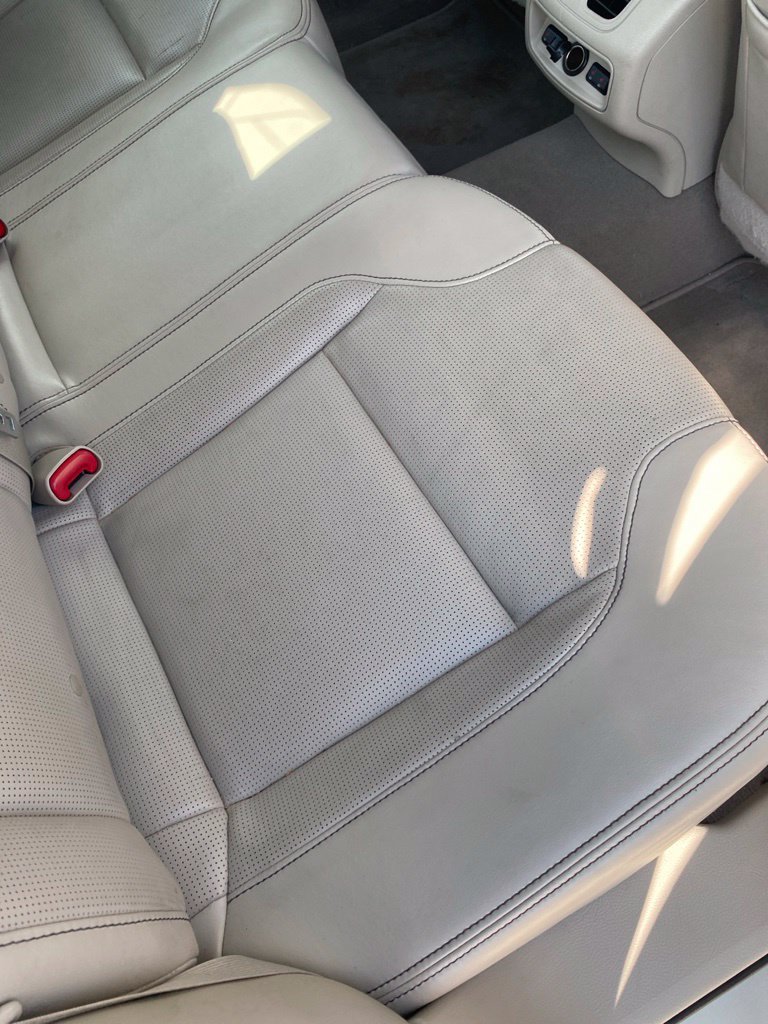 Used 2010 Ford Taurus Limited FWD image 24