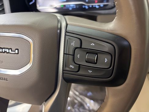 Used 2023 GMC Yukon Denali image 27