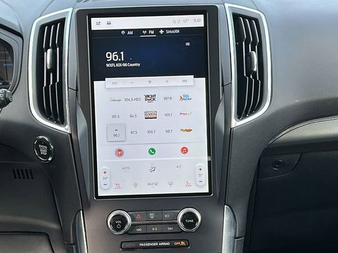 Used 2024 Ford Edge Titanium image 18