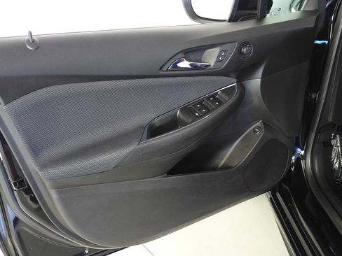 Used 2018 Chevrolet Cruze LT w/ Convenience Package image 11