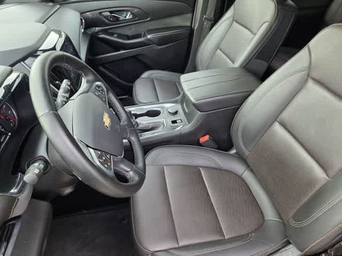 Used 2023 Chevrolet Traverse High Country FWD image 11