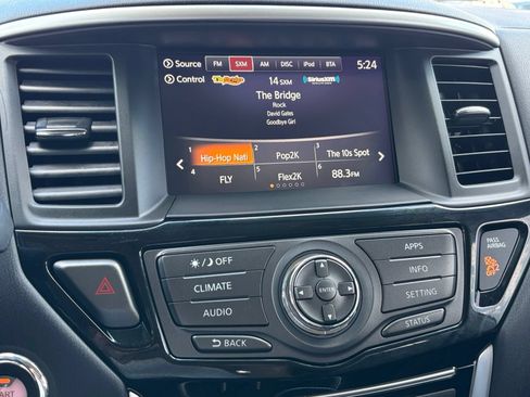 Used 2020 Nissan Pathfinder S AWD/4WD image 24