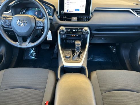 Certified 2023 Toyota RAV4 LE AWD/4WD image 17