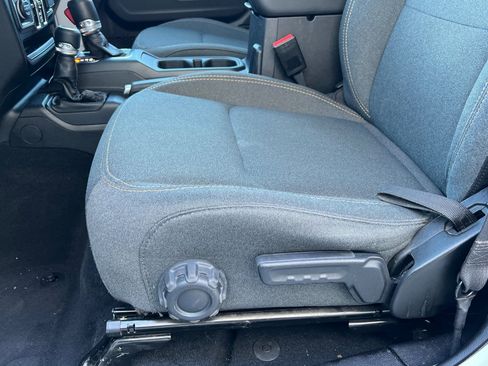 Used 2024 Jeep Wrangler Unlimited Sahara image 15