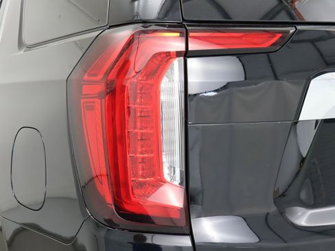 Used 2021 GMC Yukon Denali AWD/4WD image 14