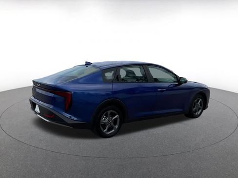 Used 2025 Kia K4 LXS image 15