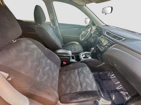 Used 2016 Nissan Rogue SV w/ SV Family Package FWD image 30