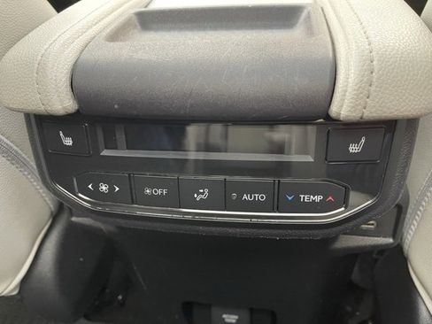 Used 2024 Toyota Grand Highlander Limited image 22