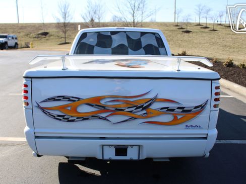 Used 2000 Chevrolet S10 Pickup Xtreme w/ Preferred Equipment Group image 12