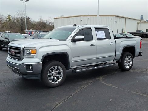 Used 2015 GMC Sierra 1500 SLT w/ SLT Crew Cab Value Package image 2